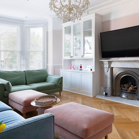 Dream House London With Gym, Cinema And Housekeeper Villa Ealing Exterior photo