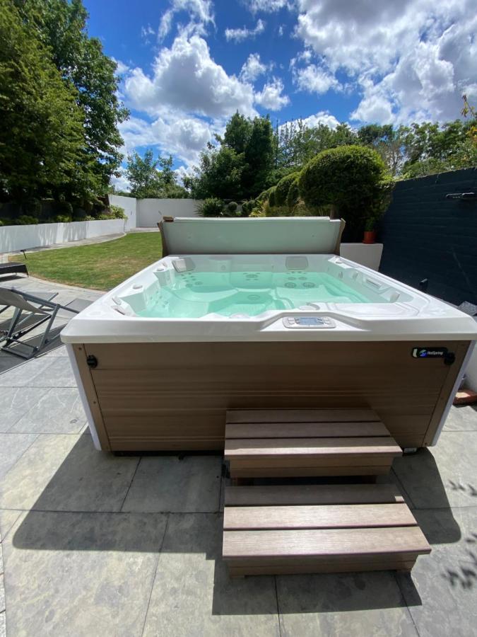 Dream House London With Gym, Cinema And Housekeeper Villa Ealing Exterior photo
