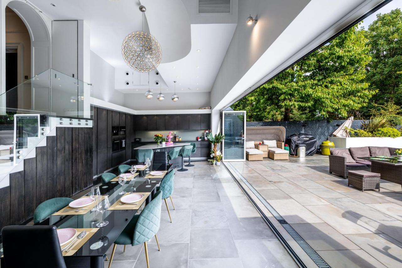 Dream House London With Gym, Cinema And Housekeeper Villa Ealing Exterior photo