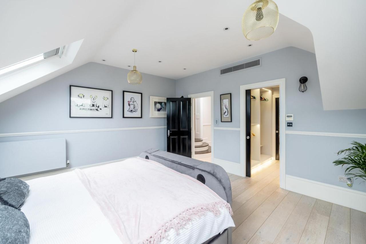 Dream House London With Gym, Cinema And Housekeeper Villa Ealing Exterior photo